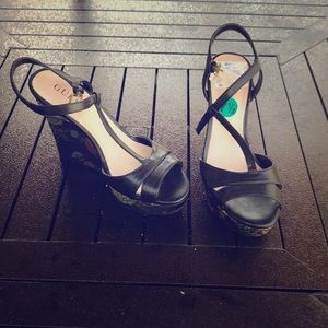 Guess wedges